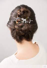 What A Fun Elephant Hair Clip Beautiful Braided Updo Hairstyle Briella Flexi Clip Colorful Beads Surround An Elephant Etch Rose Hair Hair Updos Hair Styles