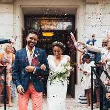 Nelson explains, there is no magic time frame when a couple should date before the engagement, but the rule for any happy and successful marriage is to realize this—all couples go through a 'romantic love' phase. Best Age To Get Married According To Relationship Experts