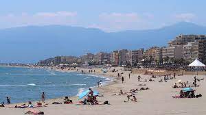 Pour le début de matinée, le temps prévu sera assez limpide avec néanmoins, la présence de quelques quelques nuages pouvant couvrir une portion de l'horizon. Canet En Roussillon Petite Ville De La France Guide Voyage