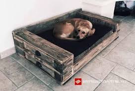 Some Dog Beds Made With Pallets Hunde Bett Hundebett Hundebett Diy