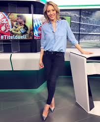 Laura papendick gehört seit april zur riege der. Laura Papendick On Twitter Die Ersten Sendungen Bei Sport1 Waren Super Ich Freue Mich Auf Die Nachsten Sport1 Bundesligaaktuell Newjob Lovemyjob Sports Fun Https T Co Kksdzop105