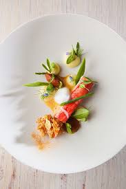 Sergio herman en axel daeseleire reizen naar de enige europese bestemming in hun culinaire wereldreis: Crab Sergio Herman L Art De Dresser Et Presenter Une Assiette Comme Un Chef De La Gastronomie Chef Plating Pinterest Anrichten Essen Geniessen Und P