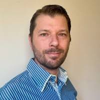 Laura Schenck's Instagram, Twitter & Facebook