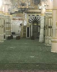 Umroh.com — raudhah adalah satu area yang istimewa di dalam masjid nabawi.area ini ditandai dengan karpet warna hijau, sedangkan area lainnya berkarpet merah. Karpet Baru Untuk Raudhah Masjid Baitullah Di Hati Facebook