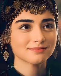 اسکی پرسنالٹی اور فائ ٹنگ اچھی ہے ... اسے سائیڈ پہ لگایا ہوا ہے 😤