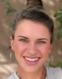 Lisa Upham's Instagram, Twitter & Facebook