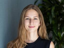 Anna Graf's Instagram, Twitter & Facebook