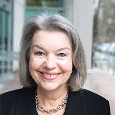 Lynda Farmer's Instagram, Twitter & Facebook