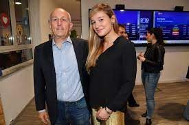 Exit Poll A Binario F Chi C Era All Election Night Di Facebook E Formiche Foto Di Pizzi Formiche Net