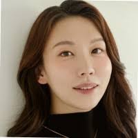 Michelle Vernier's Instagram, Twitter & Facebook