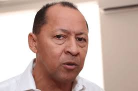 Destituyen a ex Secretario de Educación por irregularidades