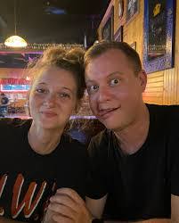 Kara Duval's Instagram, Twitter & Facebook