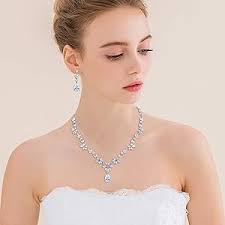 Set Gioielli Donna Acquista Set Di 2 Gioielli Da Sposa Da Donna, Set Di  Orecchini Pendenti Con Collana Girocollo In Cristallo Sintetico Brillante A  Forma Di Goccia D'acqua In Italia A Partire