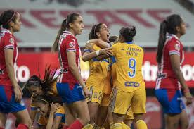 Las tigres lograron su cuarto campeonato, de los siete que se han disputado en la liga mx femenil. Saca Tigres Femenil Dramatica Ventaja En La Final 2 1 Tigres Uanl