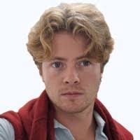 Maxi Smith's Instagram, Twitter & Facebook