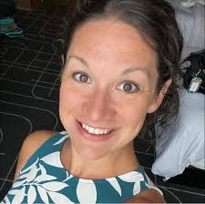 MINDSET MEDICINE 💗 Want to CHANGE your life in 4min a day? Select one of  my @barreblendworkout affirmation cards and the corresponding 4min 'I AM'  #meditation and listen to one each morning