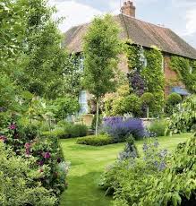 Garden Fancy Book Review My Secret Garden By Alan Titchmarsh English Country Gardens My Secret Garden Cottage Garden