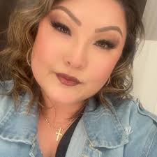 What are some recommended shops for nostril piercing in Olympia?