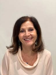 Cecilia Giron's Instagram, Twitter & Facebook