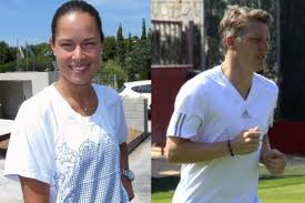 Ja, bastian schweinsteiger ist bei der europameisterschaft dabei. Bastian Schweinsteiger Spaziert Mit Familie Durch Palma
