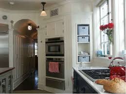 The house is the premiere of season five of grace and frankie. The Real Grace And Frankie Beach House Hello Lovely