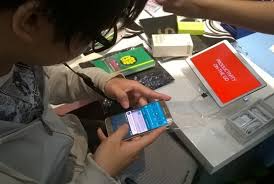 Salah satu strategi yang digunakan oleh samsung yaitu prakerja. Strategi Samsung Pertahankan Brand Image Republika Online