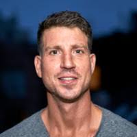 Mike Beach's Instagram, Twitter & Facebook