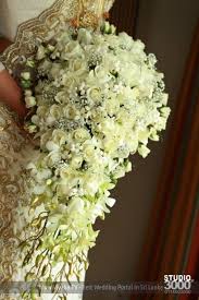 Pin By Vinosha S On Bouquets Wedding Bridal Bouquets Brides Flowers Bouquet Silk Flowers Wedding