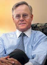 LAW SCHOOL LOOKS TO ALUMNI Spring 2004