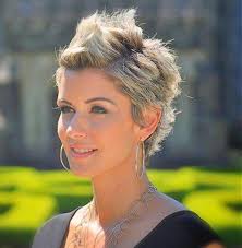 See more of kurzhaarfrisuren 2021 on facebook. Frisuren Fur Feines Haar Ab 40 2021 Frisur Ab 40 Frisuren Frisuren Feines Haar