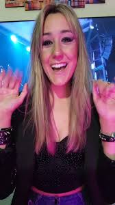 Hola! Te gusta el rock? Quiero conectar con personas a las que les gusta el  rock como a mi! Seguime! Me dedico a hacer canciones de forma  independiente, soy musico, cantante y