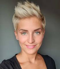 40 Chic Hairstyles For Women That Will Be Huge In 2020 Are you a businessman looking for business haircuts? 40 chic hairstyles for women that will