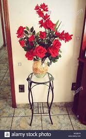 Shop artificial flowers by color, afloral has a great selection of pink, fuchsia fake flowers and peach coral silk flowers. Kvava Bio Mager Red Flowers In Vase Sakaryahostel Com