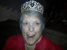 Karolee Downs's Instagram, Twitter & Facebook