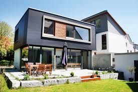 Die immobilie wird fast fertig als holzständerbauweise wahlweise mit garage oder carport angeboten. Haus R In Laupheim Boss Architekten