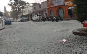 Intensa lluvia y granizo sorprenden a Teotihuacan, Edomex