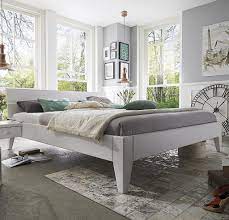 Wenn du jedoch mal spontanen übernachtungsbesuch bekommst, findet auch dieser sein plätzchen, solange ihr eng. Massivholz Bett 120x200 Kiefer Massiv Weiss Einzelbett Holz Bettgestell Futonbett Ebay