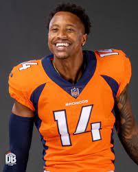 Various stats across all players, and player info. Nqpqffddiyqt2m