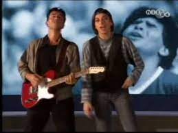 Italia '90, un mondiale incredibile per certi aspetti e che gli azzurri non dimenticheranno mai per l'atmosfera che si respirava in ogni angolo. Edoardo Bennato E Gianna Nannini Notti Magiche Youtube