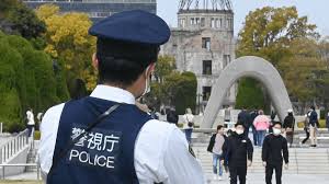 背中に光る「警視庁」 広島サミットへ「見せる警備」スタート | 中国新聞デジタル