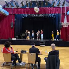 Das haus der springmaus ist ein kleinkunsttheater in bonn und stammhaus der improvisationstheatergruppe die springmaus. Haus Der Springmaus Home Facebook