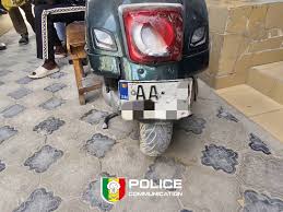 Interpellation de deux individus pour vol de motocyclette par escalade et flagrant  délit à Grand Yoff. Le Commissariat d'arrondissement de Grand Yoff a  procédé, ce 24 février 2026 vers 04h00, à l'interpellation