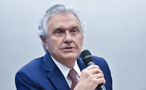Ronaldo Caiado entra na mira do MP de Goiás por uso de policiais como seguranças particulares