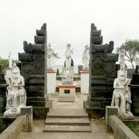 Pasti tau kan tempat yang satu ini? Pantai Ngobaran Beach