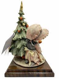 Find the perfect lenox figurine to decorate your home or to give as a special gift. Sold Price Giuseppe Armani Porcelain Figurines Christmas Tree Invalid Date Pdt