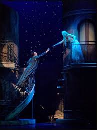 Balkon której gwieździe, któremu bogu zawdzięczam miłość w jego oczach? Romeo Et Juliette Pendant Le Balcon Romeo Et Juliette De La Haine A L Amour