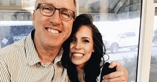 Kami Smith's Instagram, Twitter & Facebook