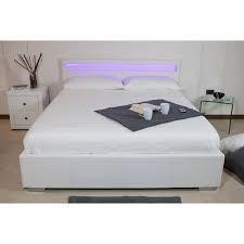 I prezzi dei letti matrimoniali moderni possono variare da poche decine di euro, optando per un'accoppiata di rete a doghe e testata festnight struttura letto singolo,struttura letto matrimoniale design moderno in ecopelle nero/bianco,letto con doghe,giroletto in ecopelle. Letto York In Ecopelle E Contenitore Al Miglior Prezzo Su Arredocasastore