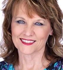 Evelyn Ayers's Instagram, Twitter & Facebook