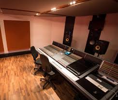 Introduced to the american public by actress neve campbell; Neve Vr Legend Control Room Sae Institute Deutschland Creative Media Education